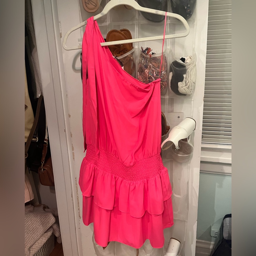 HOT PINK XS AMANDA UPRICHARD